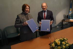 OPCW Director-General Ahmet Üzümcü (right) and IUPAC President Natalia Tarasova signed a MOU pledging to enhance cooperation to keep abreast of developments in chemistry, responsibility and ethics in science, and education and outreach. (1 Dec 2016)