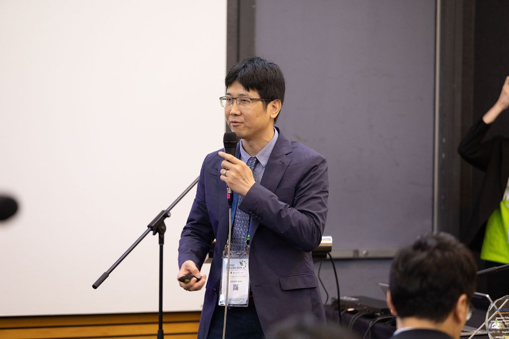 Professor Yinyin Bao